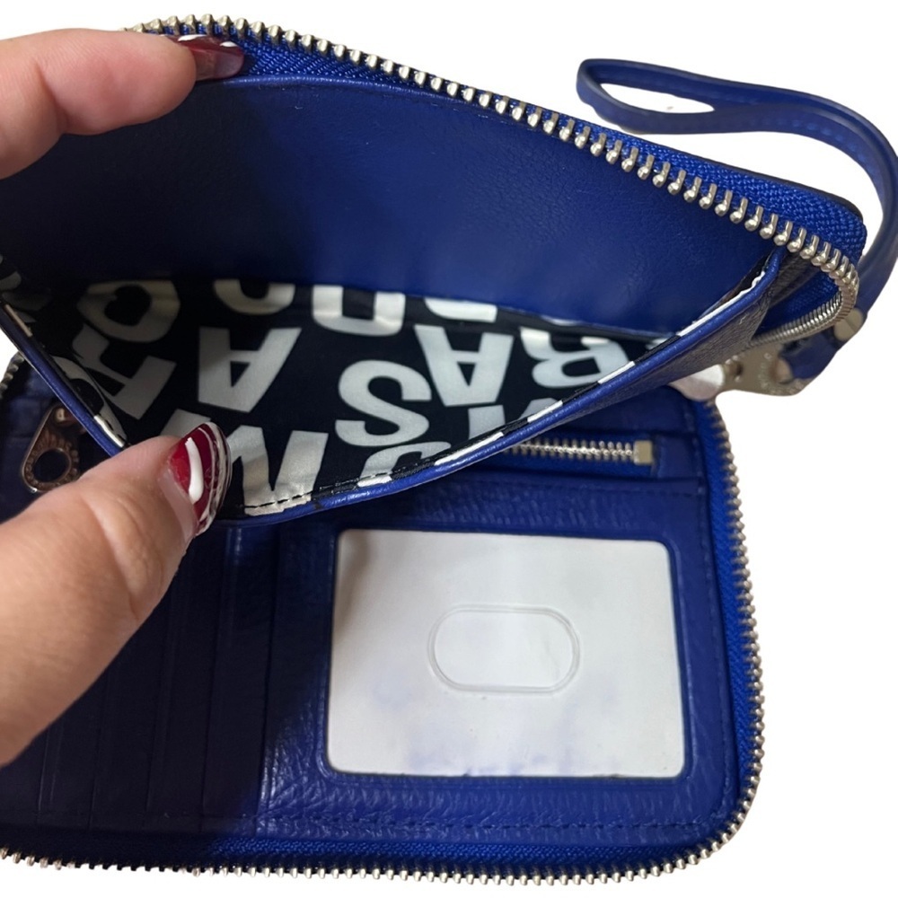 EUC Marc by Marc Jacobs Cobalt Blue Leather Zip Around Classic Q Wallet Wristlet - Picture 7 of 12